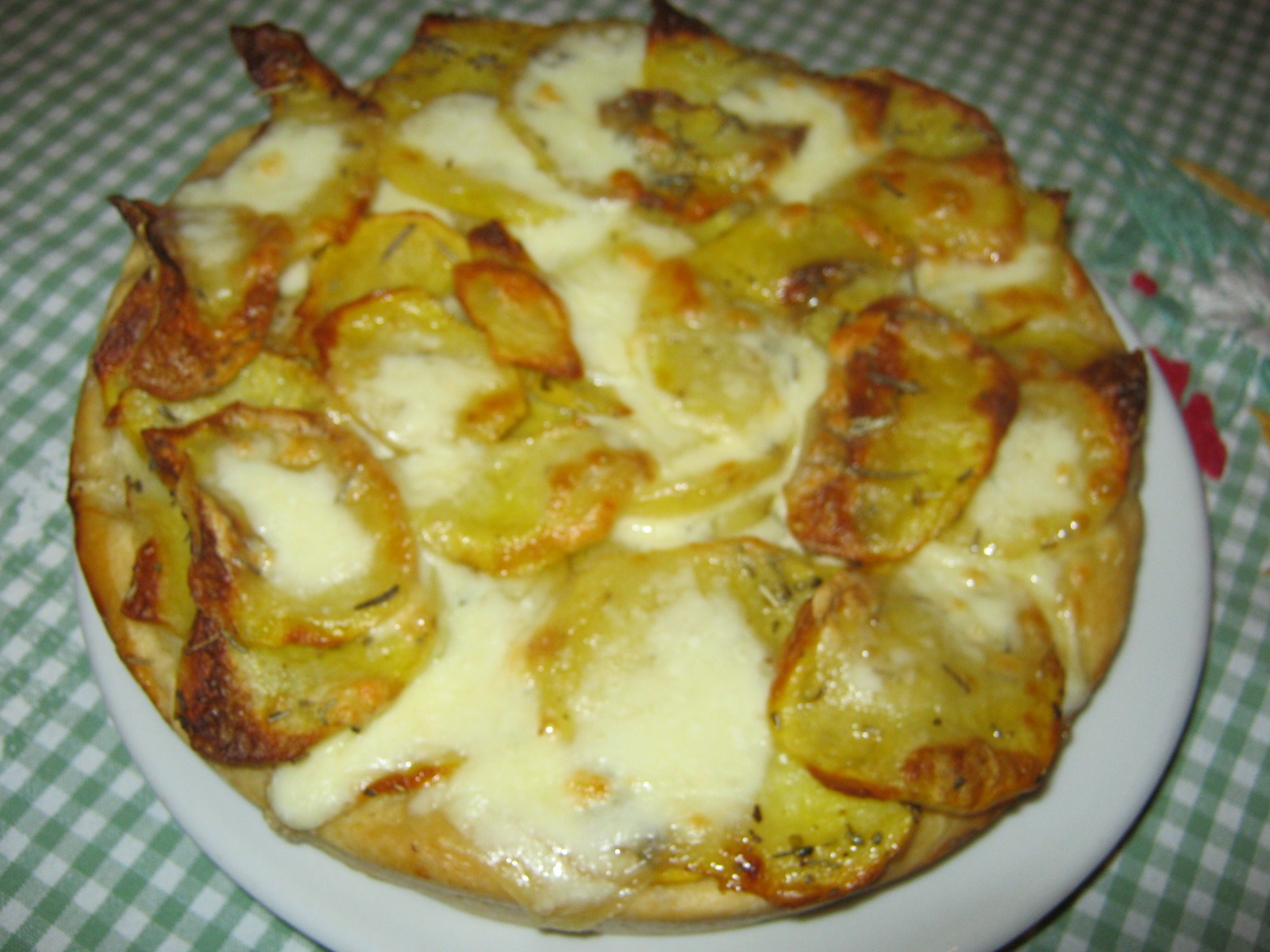 RICETTA PIZZA CON PATATE E MOZZARELLA
