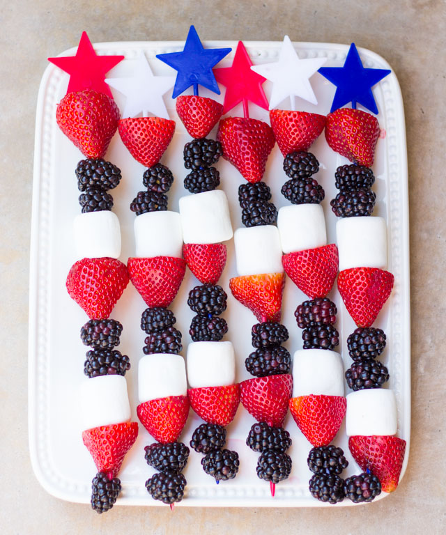 Patriotic fruit kabobs - such a simple recipe idea for your 4th of July party!