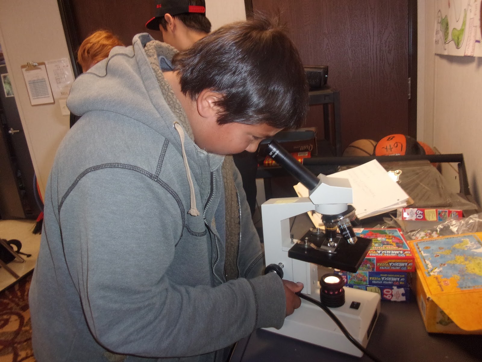 TISA Grade 6 -2017: 6th Grade Science Lab- Identifying specimens to