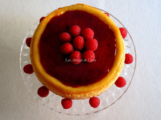 Cheesecake con mermelada de frutos rojos