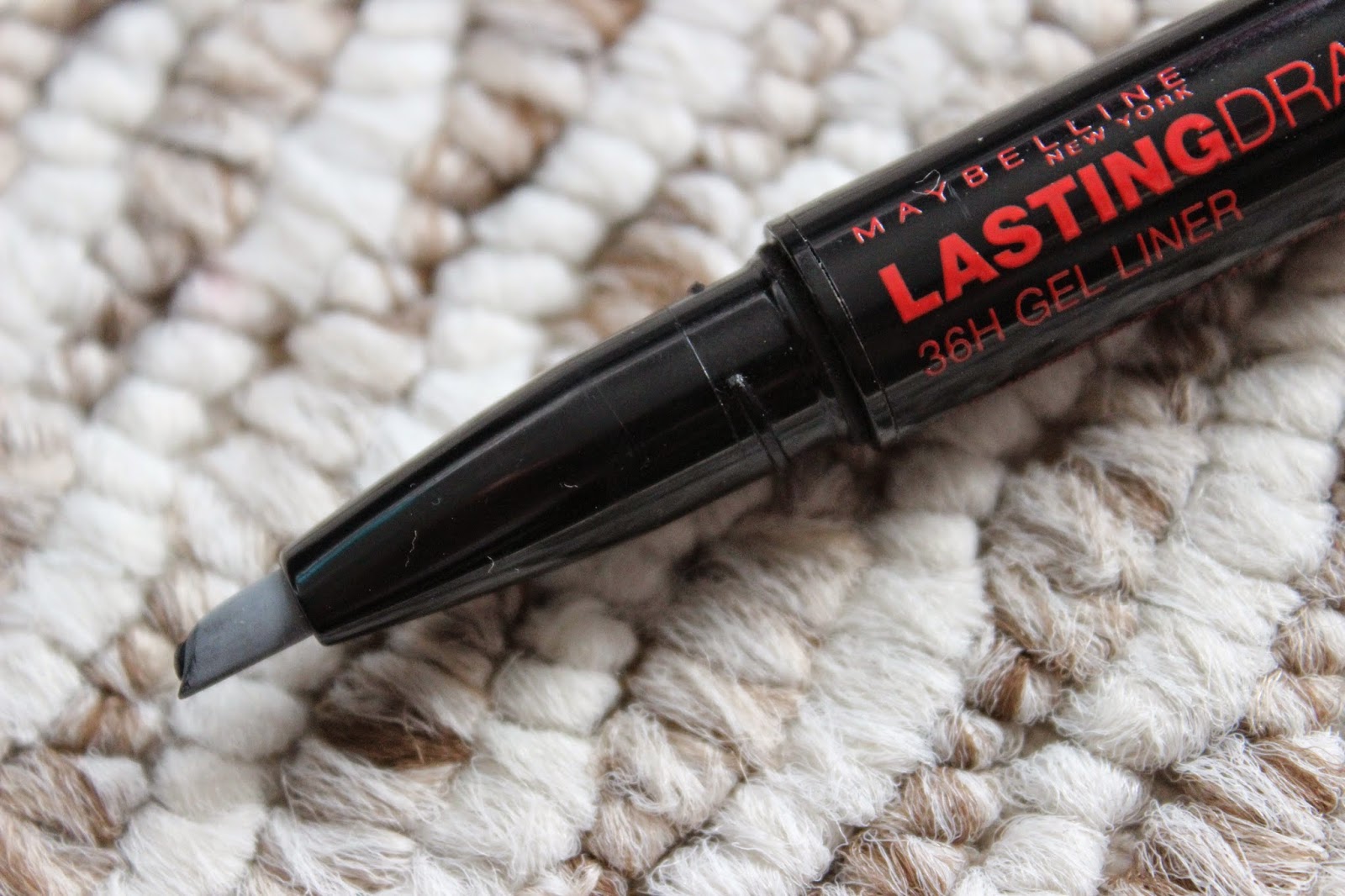 Maybelline Lasting Drama Gel Eyeliner Pen Black // Review