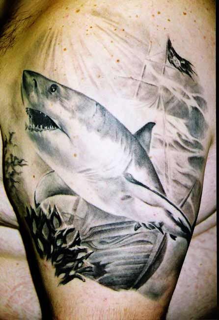 Tatuaje de Tiburón realista