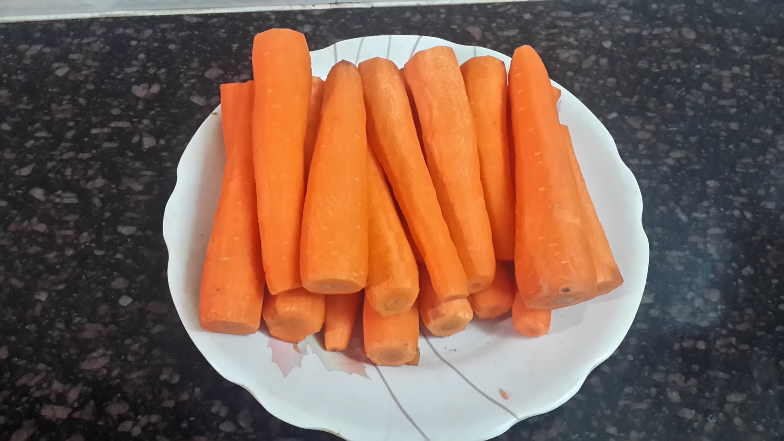 FREEZE STORE DICED CARROTS