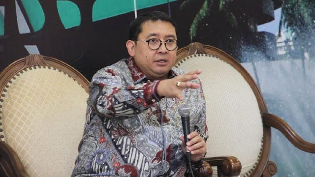 Perang Puisi Genderuwo Brewok Vs Kacung Chubby Perang Puisi Genderuwo Brewok Vs Kacung Chubby