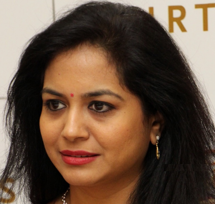 Telugu Singer Sunitha Latest Oily Face Close Up Photos
