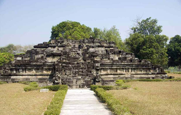 15 Peninggalan Kerajaan Kalingga Bentuk Candi Prasasti Gambar Borobudur Beserta