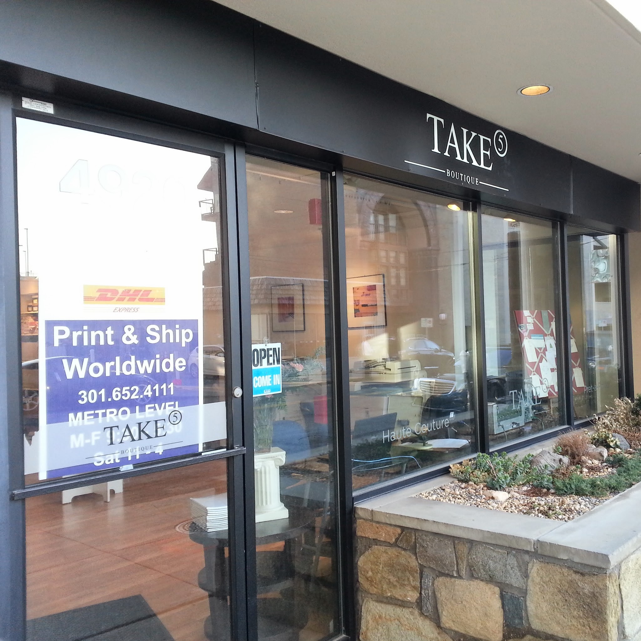 Robert Dyer Bethesda Row PRINT & SHIP STORE OPENS ON FAIRMONT AVENUE