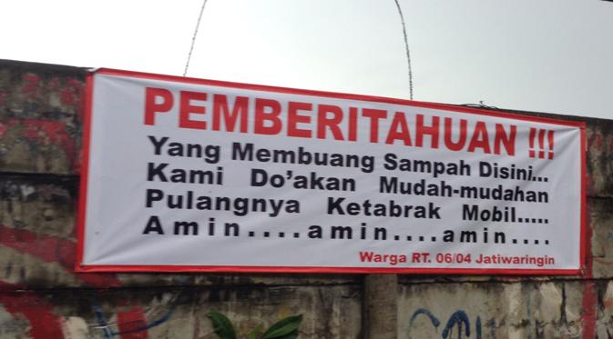 Fenomena Warga Buang Sampah di Sini Pulangnya Ketabrak