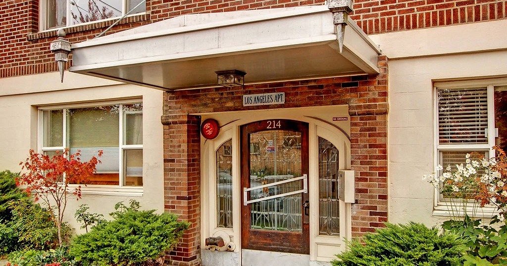 Open House Staging Capitol Hill Condo