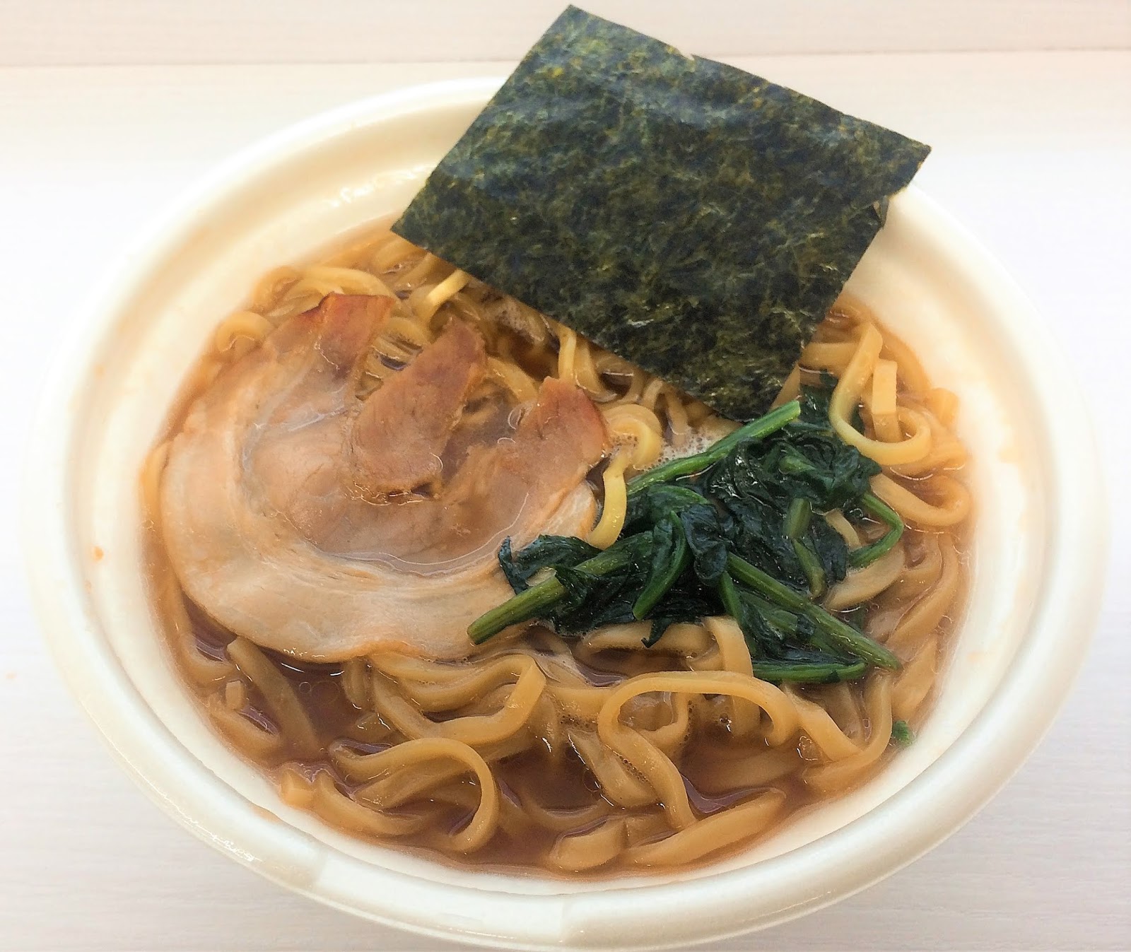 セブンイレブンの炊き出し豚骨の家系ラーメンはマジで家系なのか コンビニ研究本部新ジャンル調査室 コンビニ サラリーマン総研 最新コンビニグルメがわかるブログ