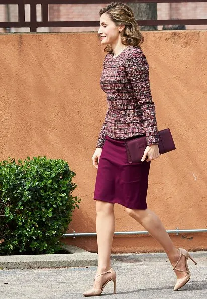 Queen Letizia wore Hugo Boss Valessima Skirt, Magrit Shoes, Queen Jewels Coolook Hera Earrings, carried Acosta Clutch Bag at the Royal Board