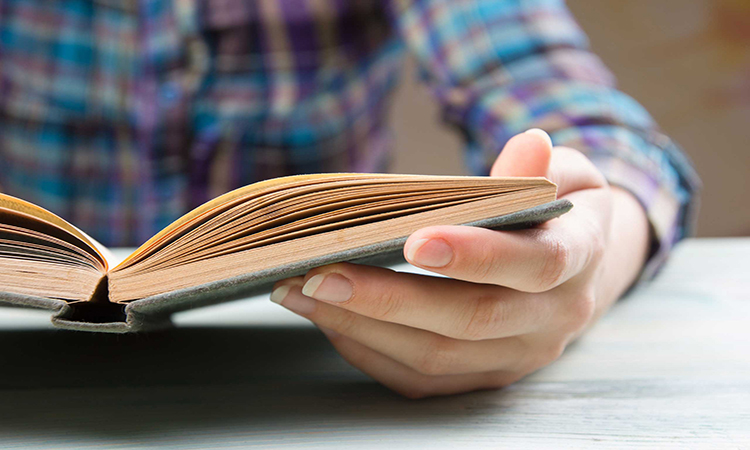 Manfaat Membaca Buku untuk Otak Manfaat Membaca Buku untuk Otak