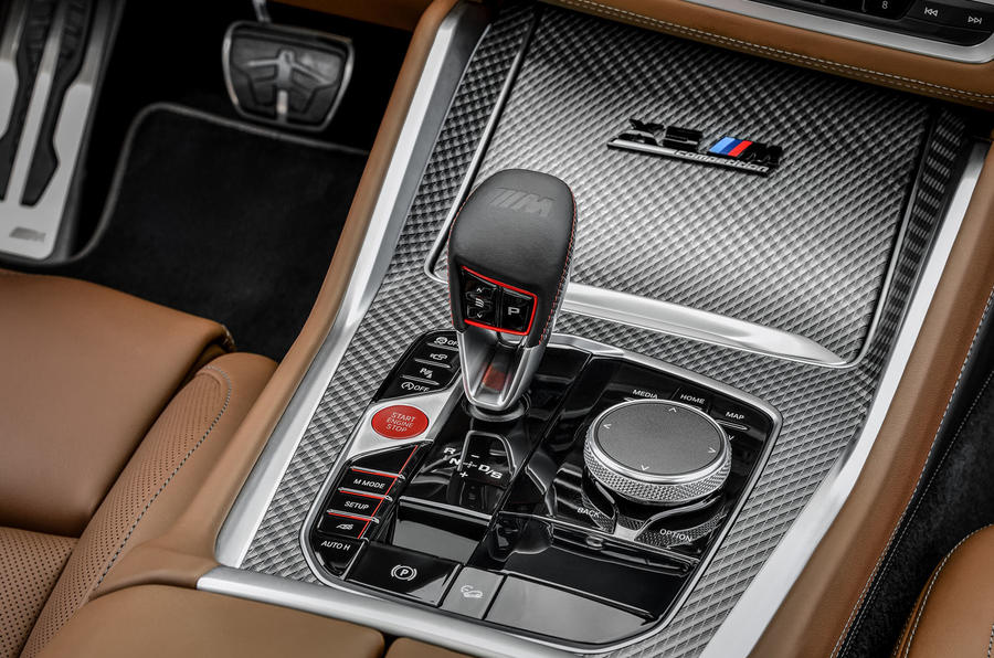 Nội thất Xe BMW X5 M Đời Mới 2020 Có Gì Hơn Porsche Cayenne Tiêu Chuẩn SUV