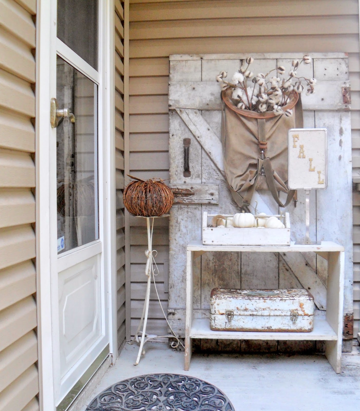 must love junk: My Back Stoop and Favorite Country Living Find