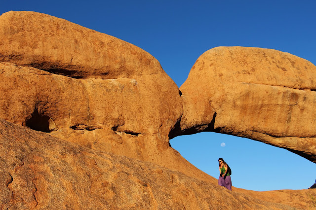 Visitar SPITZKOPPE, as montanhas laranjas que são a dança de continentes | Namíbia