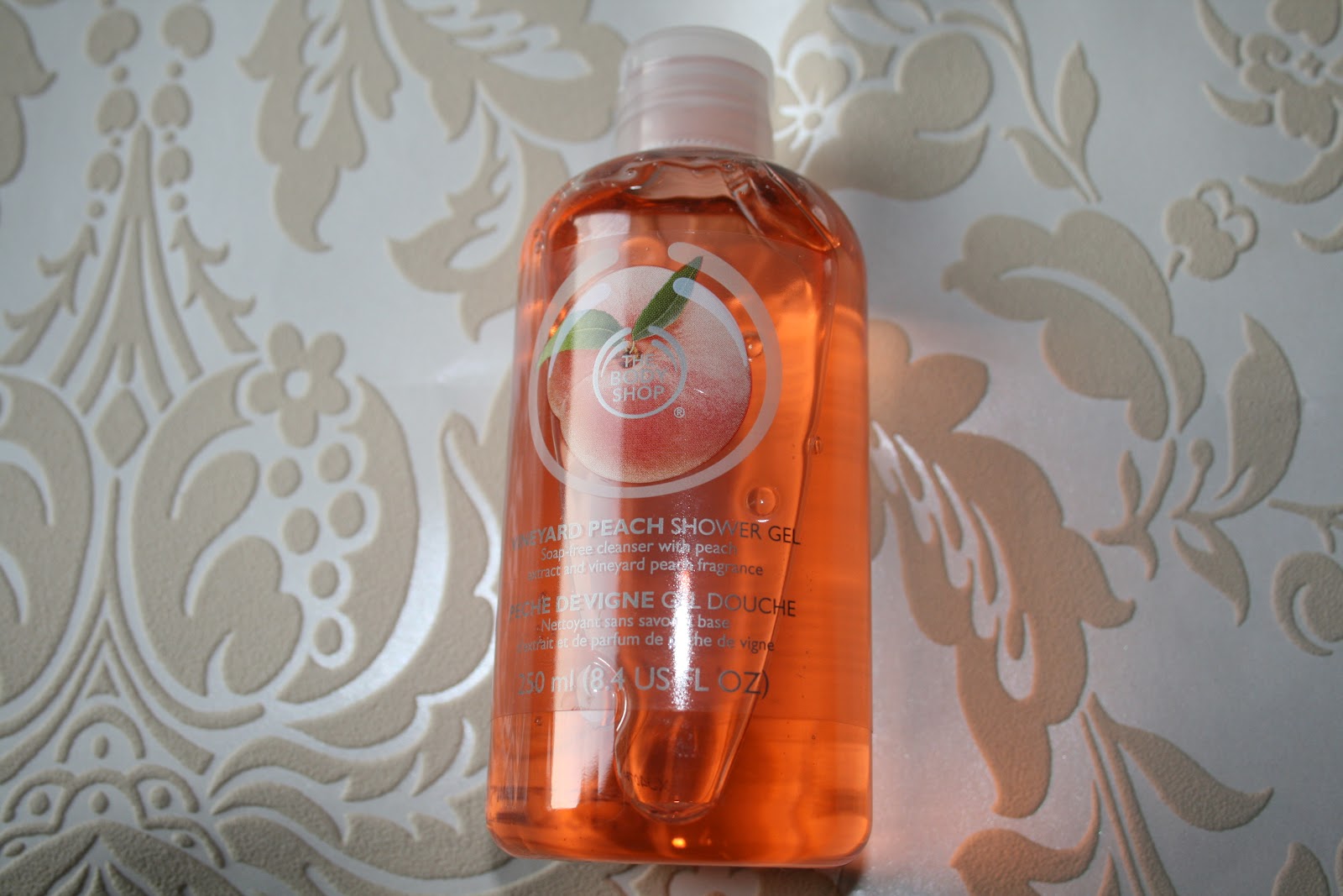 Love & Glamour The Body Shop Vineyard Peach Body Butter*, Body Scrub