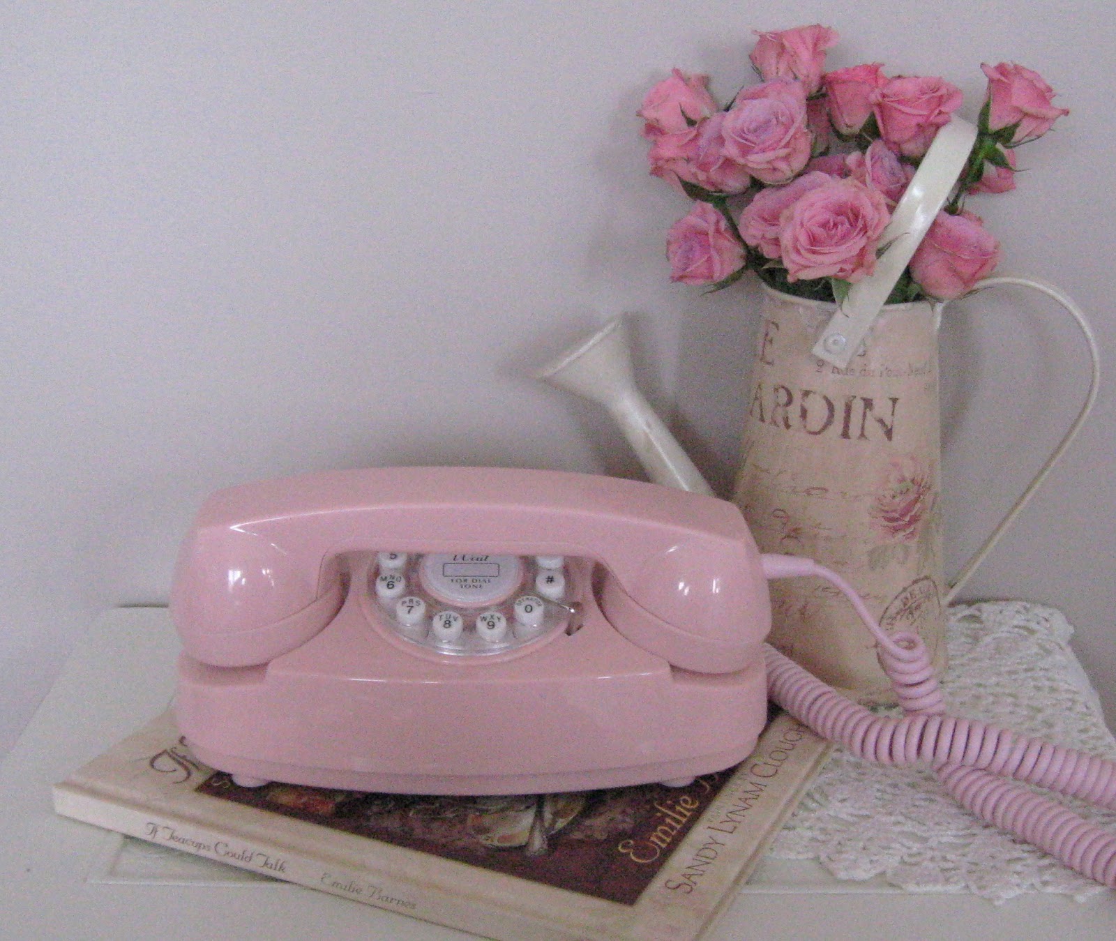 Rose Chintz Cottage: Ring-aling-a-ling, Calling all Pinkies!