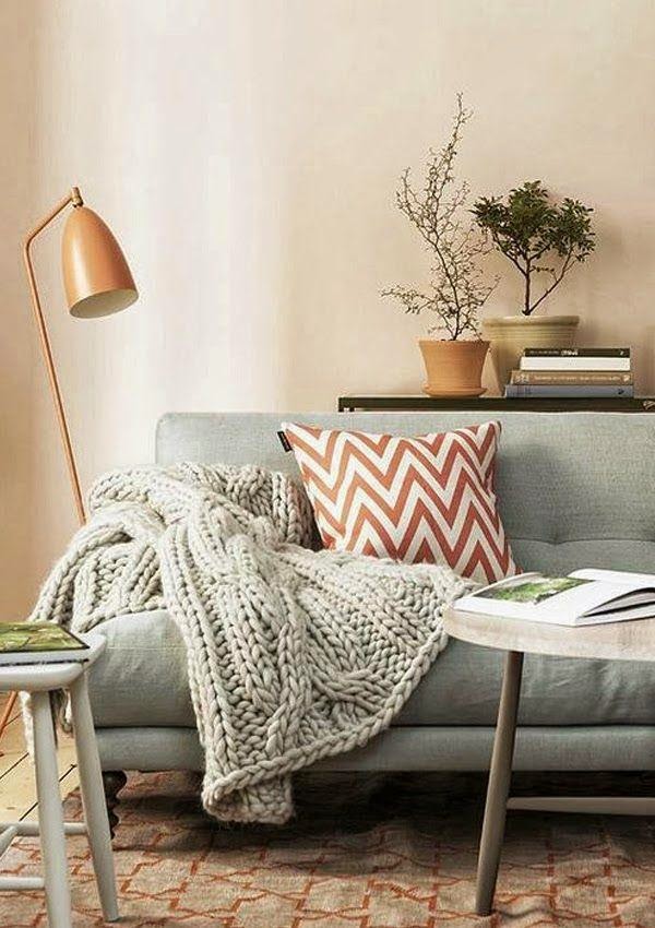 Manta decorativa en sofá