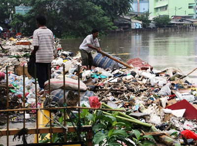 5 Pengusaha Sukses Berbisnis Limbah Sampah