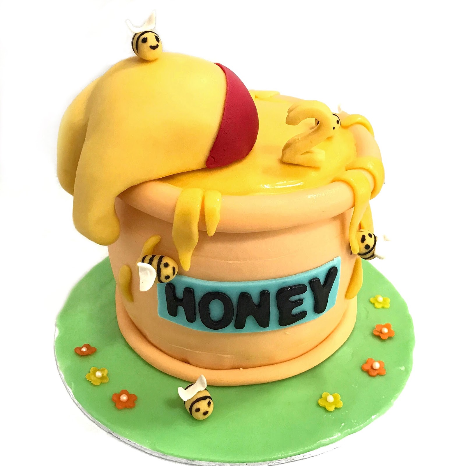 Winnie the Pooh Hunny Pot cake  Winnie the pooh birthday, Winnie the pooh  cake, Winnie the pooh honey