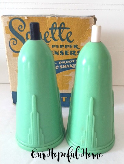 Sonette salt pepper shakers dispenser