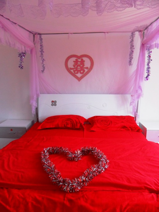 WEDDING PLAN Flowers and Heart Bridal Bed