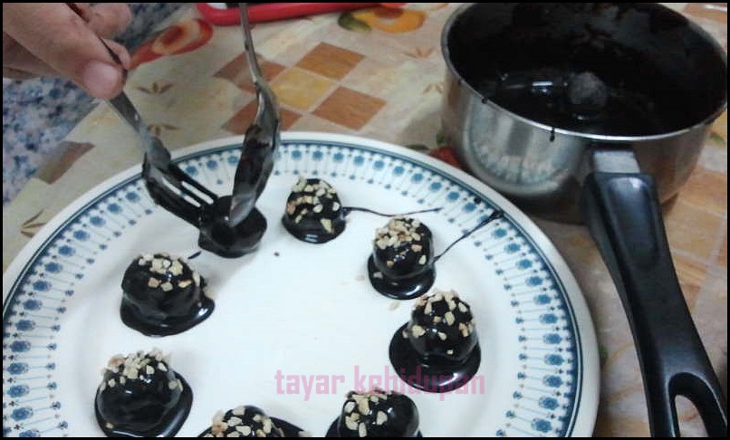Tayar kehidupan♥: Resepi Almond Oreo Cheese Ball with 