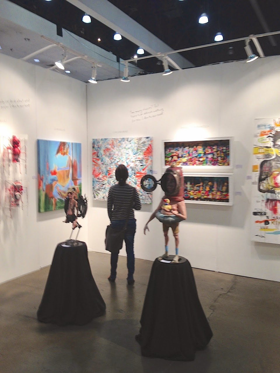 Obras expuestas en el stand de Escarlata Galery en la World Wide L.A 2014