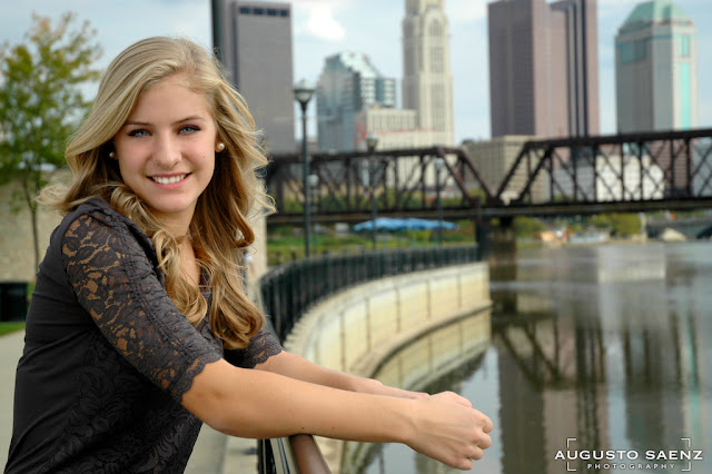 Senior Pictures of Olivia with Skyline of Columbus, OH