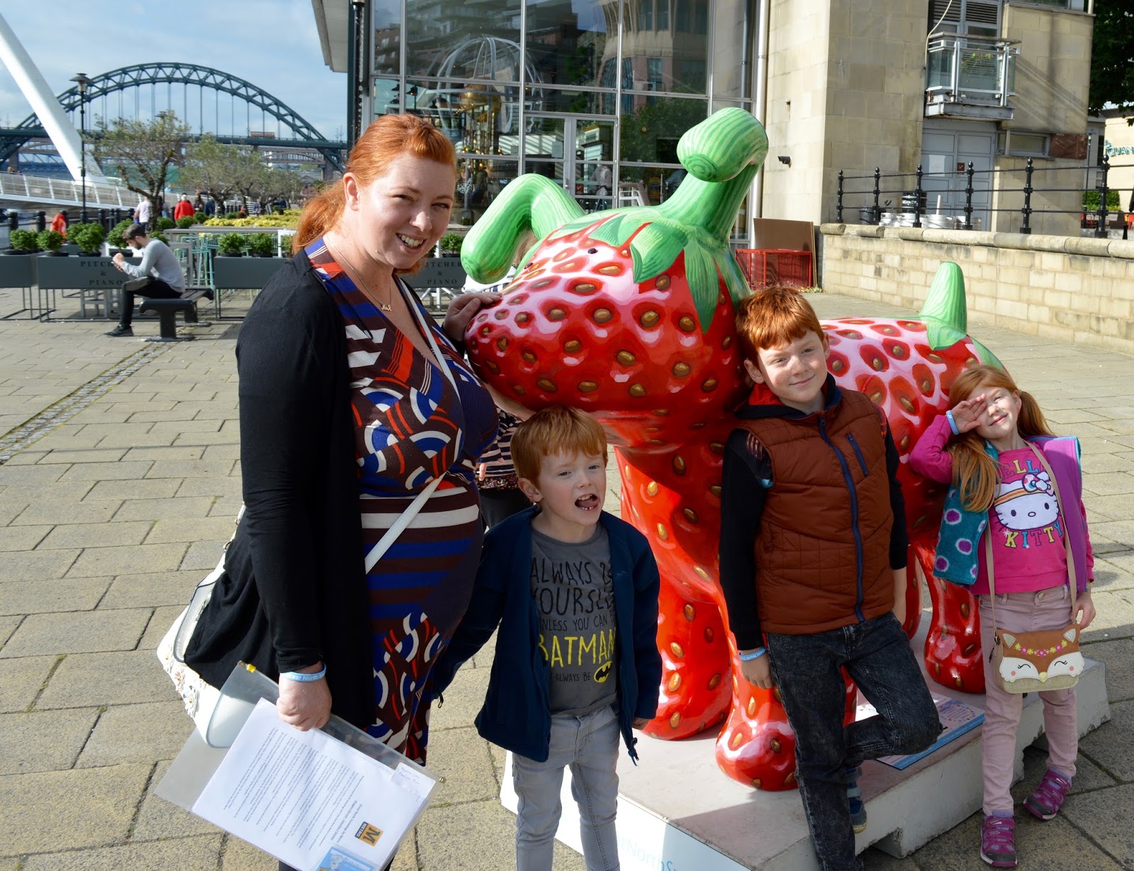 Explore the Great North Snowdogs with Tyne and Wear Metro - Snowberry, Newcastle Quayside (sponsored by KPMG)