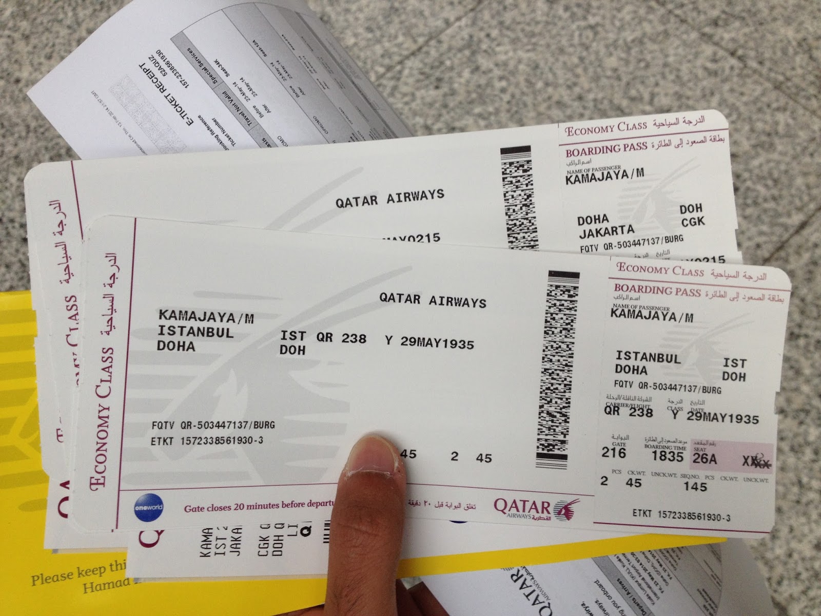 Катар купить авиабилет. Билет на самолет Qatar. Qatar Airways билет. Qatar Airways ticket. Посадочный талон Катар.