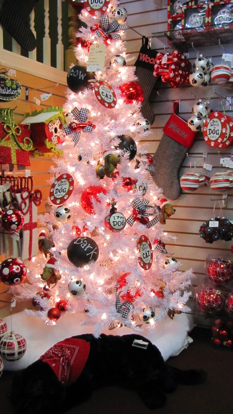 THE ARTISTIC AVENUES.