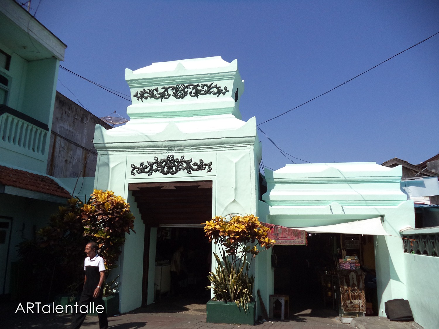 Padangsche Bovenlanden: Kawasan Wisata Religi Sunan Ampel, Surabaya