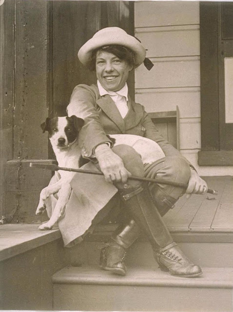 14 Fascinating Photographs of Jack London's Second Wife, Charmian