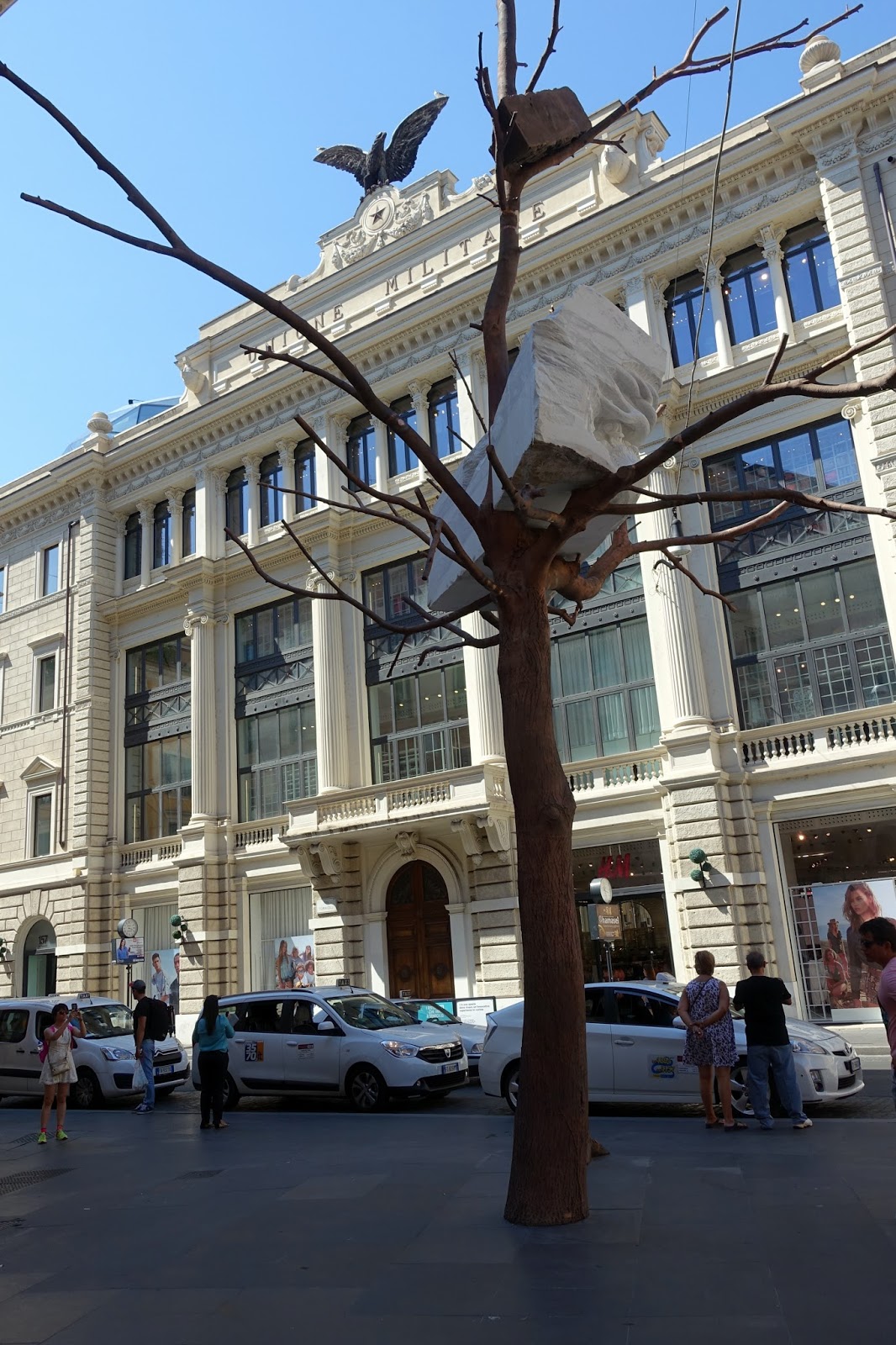 Fendi gifts Penone sculpture to Rome - Wanted in Rome