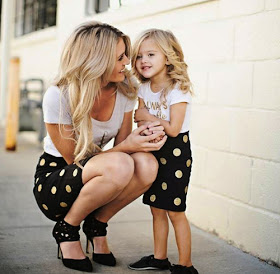 صور رائعة لتقليد البنت لامها في المظهر!