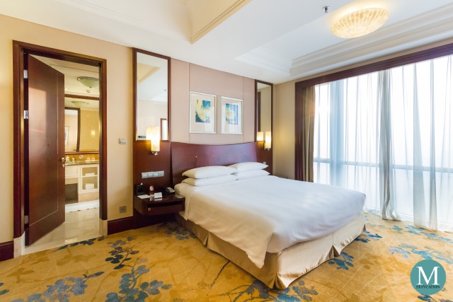 hotel room at Shangri-La Hotel Suzhou