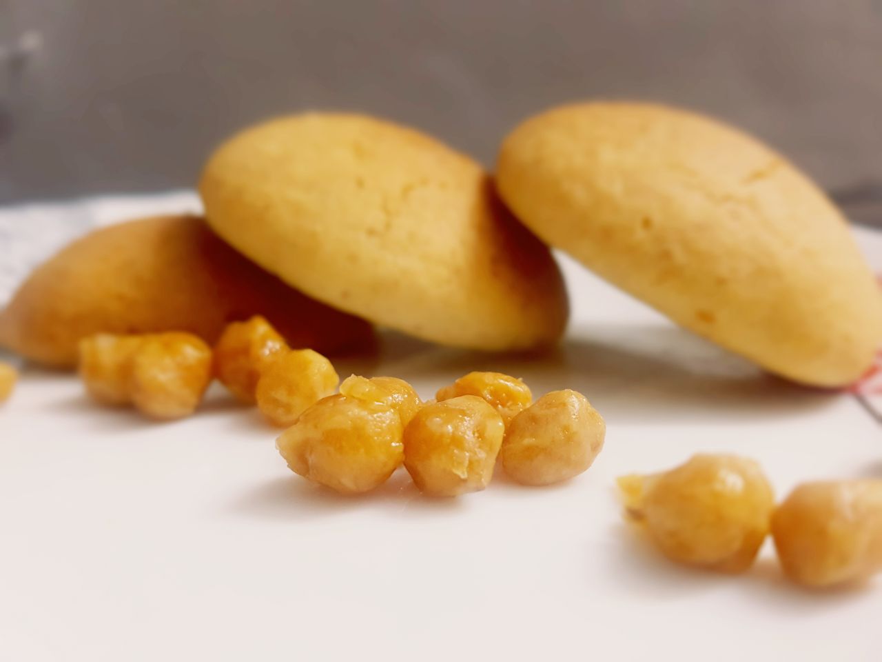 Walnut butterscotch cookies