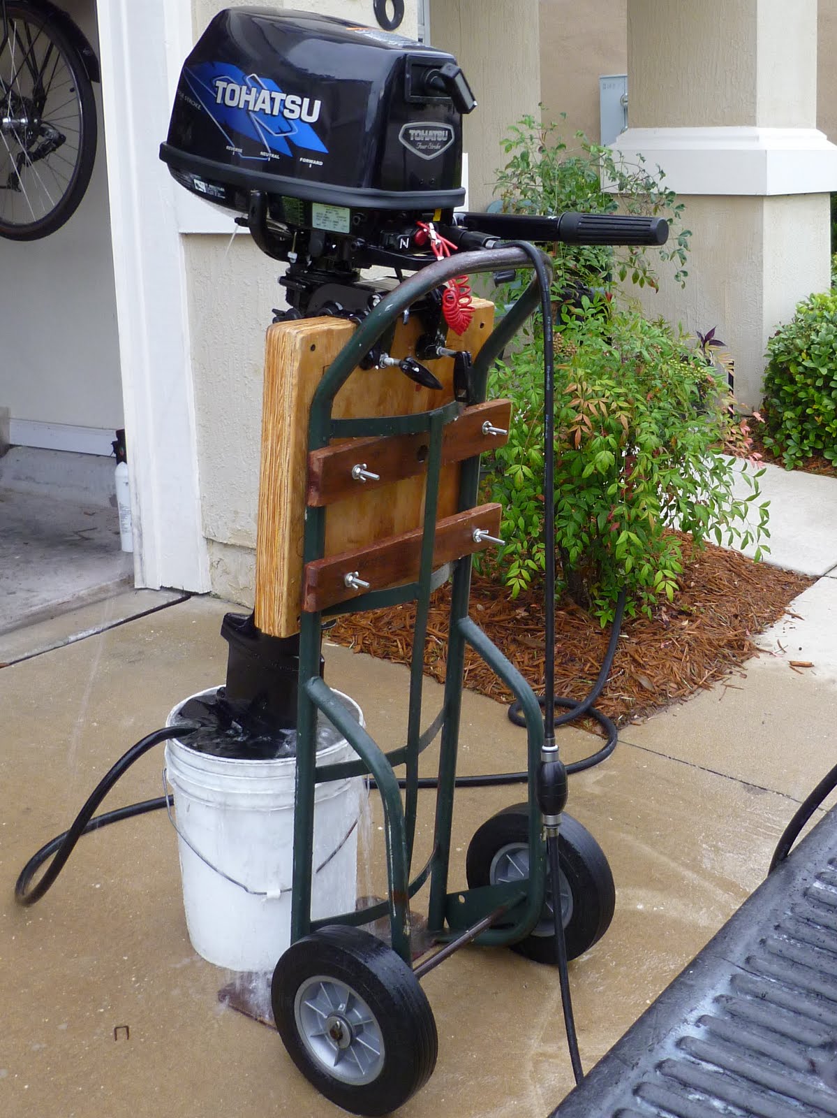 Puny Projects: Make outboard stand from hand truck