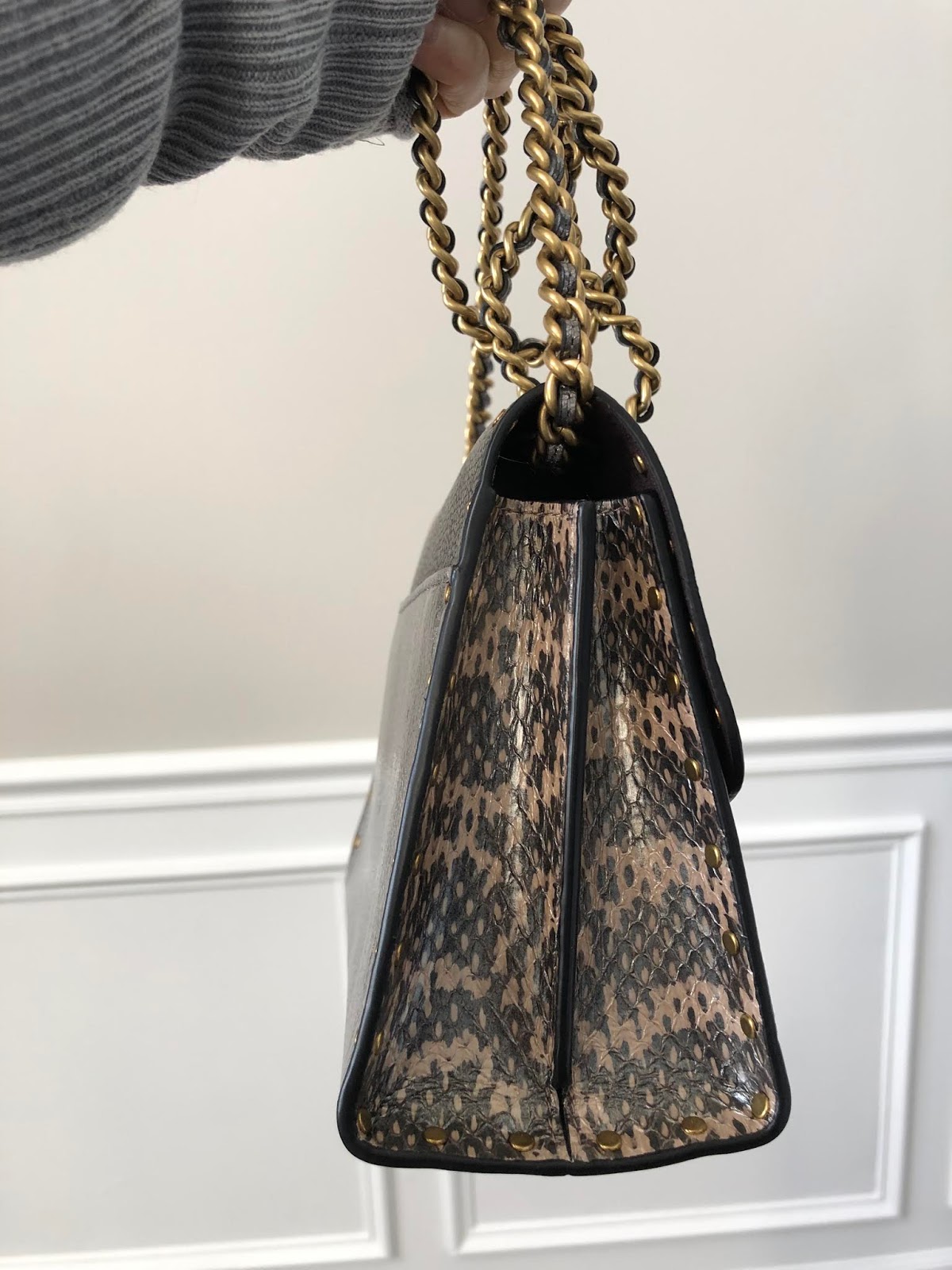 How To Find Out How Much A Coach Purse Is Worth