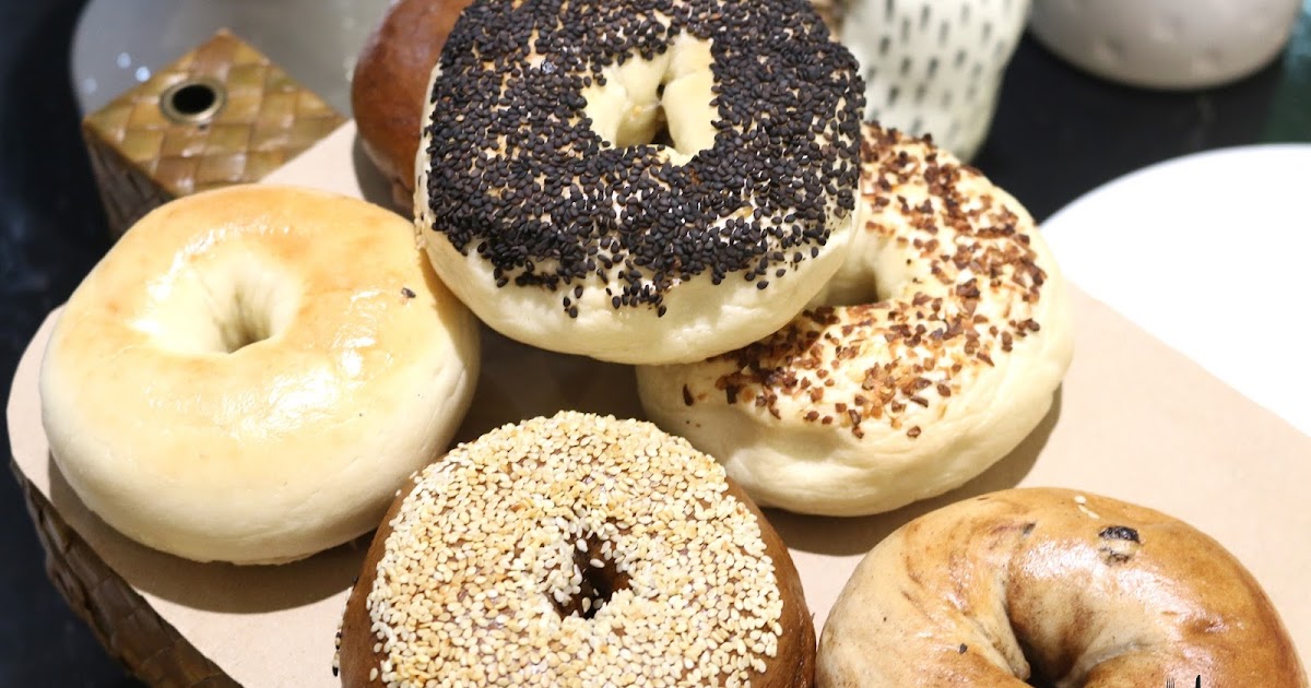 Quick Breakfast at LES BAGELS in PODIUM. Food In The Bag