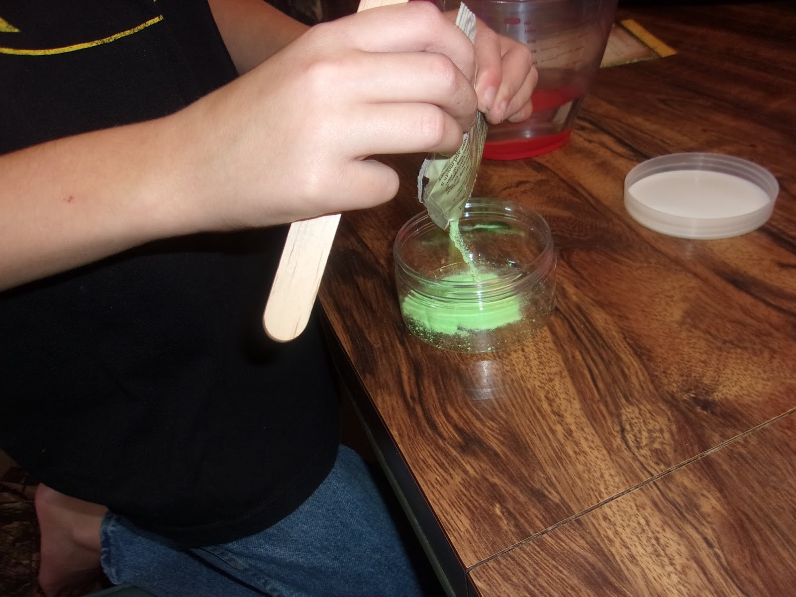 Particular Products Glow in The Dark Slime Science Kit