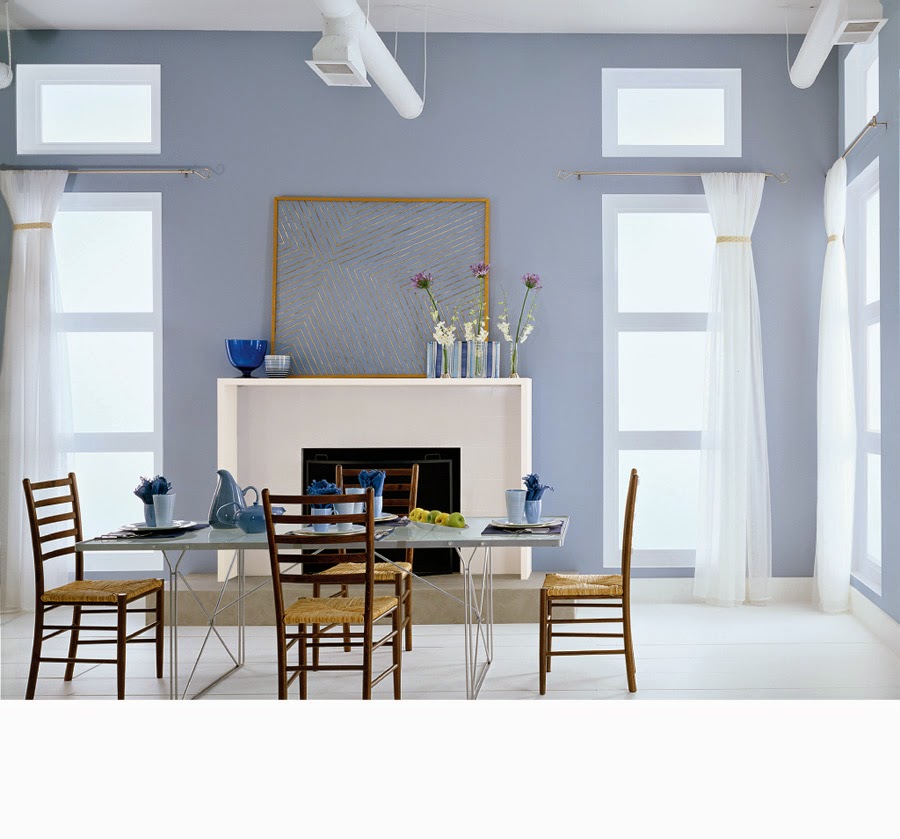 Ruang makan minimalis warna biru
