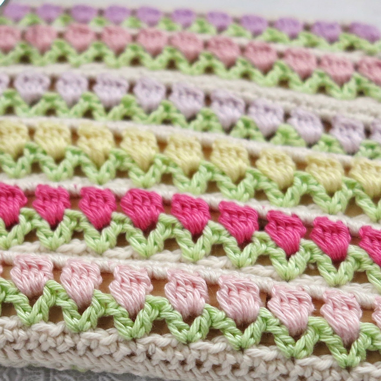 ByHaafner * crochet : A Field of Tulips Hangers * The Pattern and a