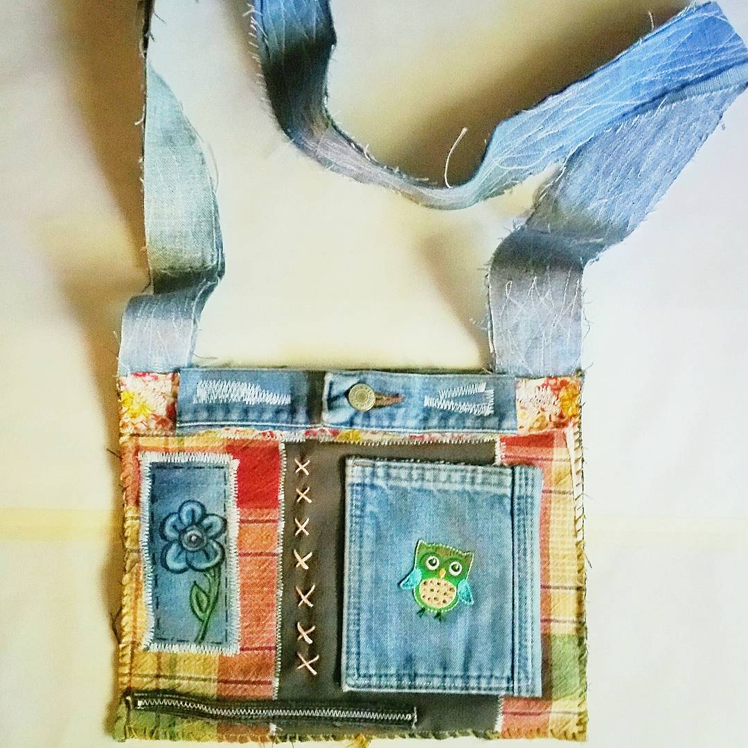 DIY Mom: Funky Wearable Art Tote Number Two is Finished and Ready to Wear