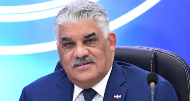 Miguel Vargas multiplica la nómina de cancillería Miguel Vargas multiplica la nómina de cancillería