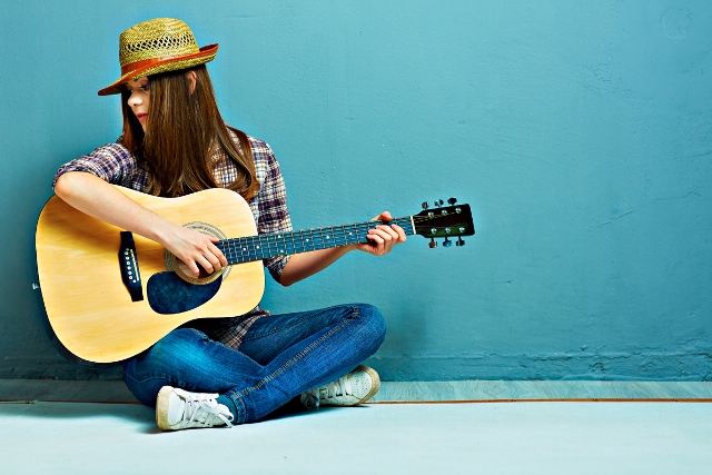 Tips Menghilangkan Stress dengan Bermain Gitar
