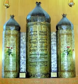 ארון הקודש המרשים בבית הכנסת