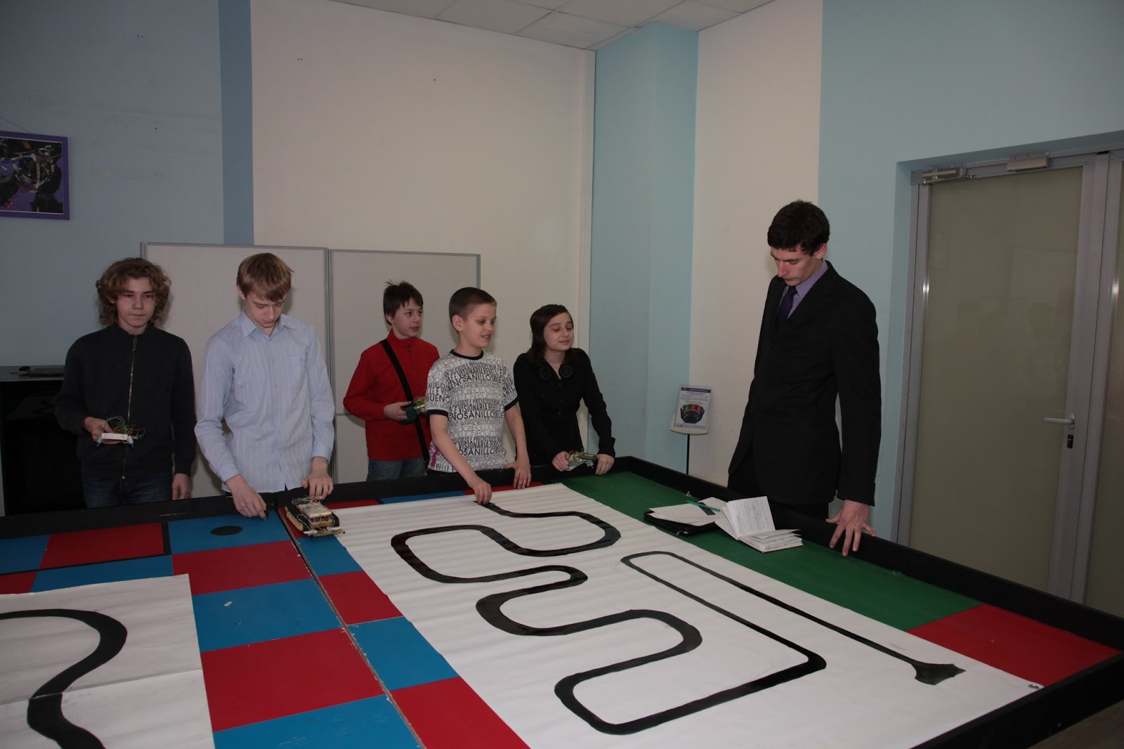 СОРЕВНОВАНИЕ РОБОТОВ