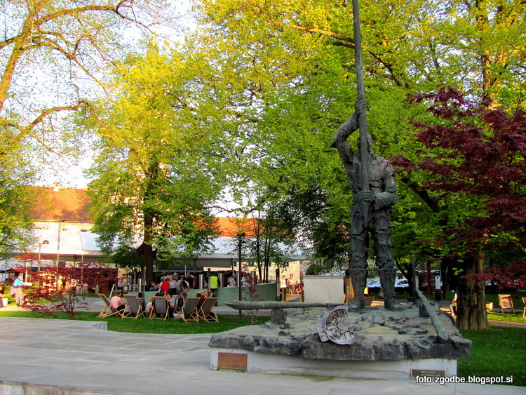 Žalec, staro mestno jedro, pivska fontana Slovenija, Štajerska